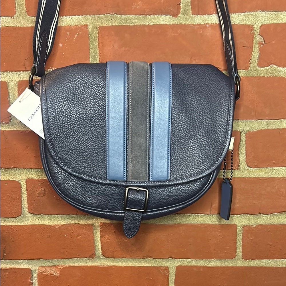 COPY - Coach Hitch Varsity Stripe Navy Crossbody Bag
C5382